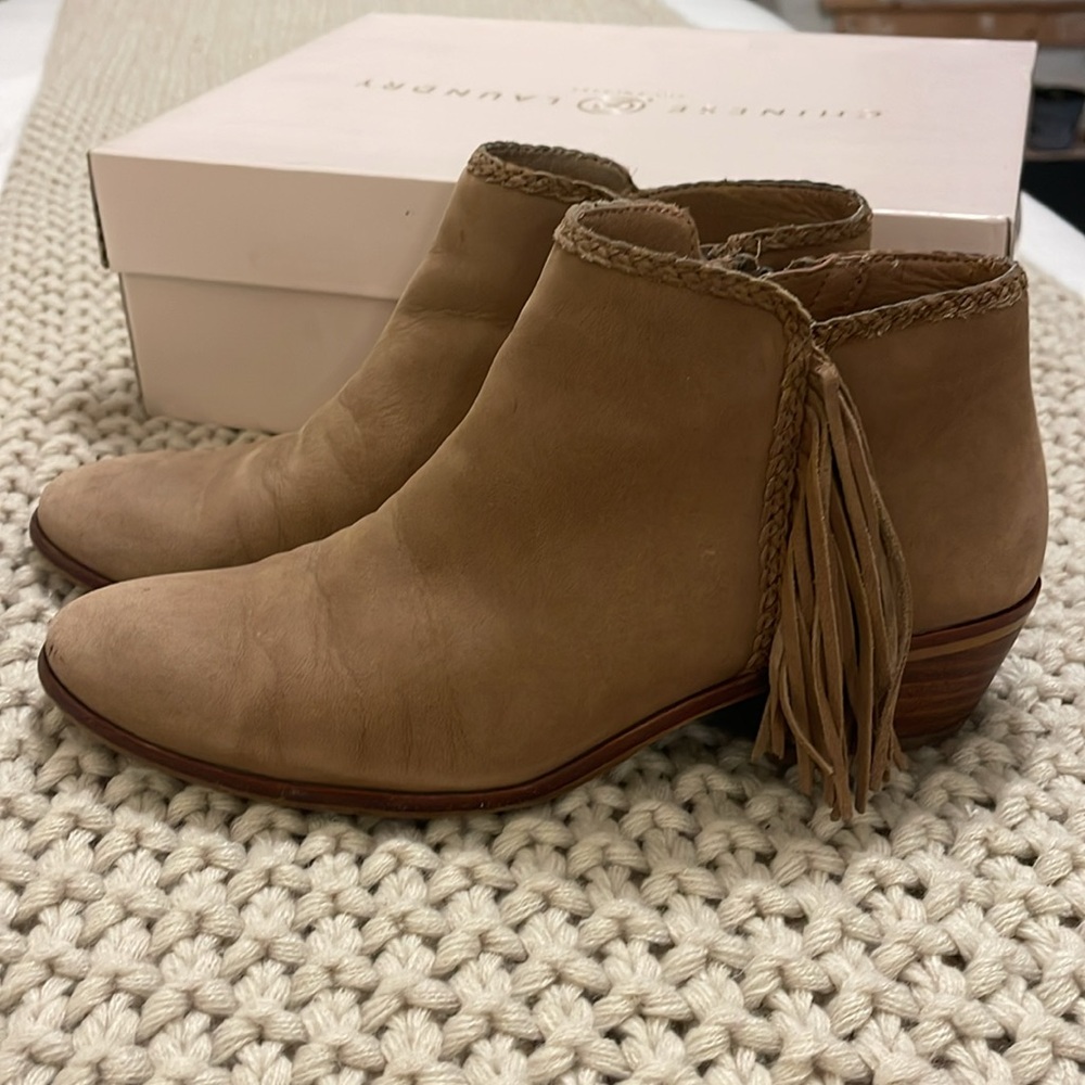 SAM EDELMAN light tan fringe suede bootie